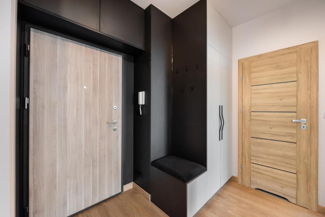 Wola Skwer Happy Apartment Warsaw Exterior photo